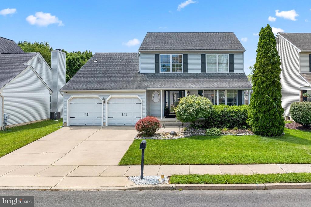 33 SALISBURY WAY
