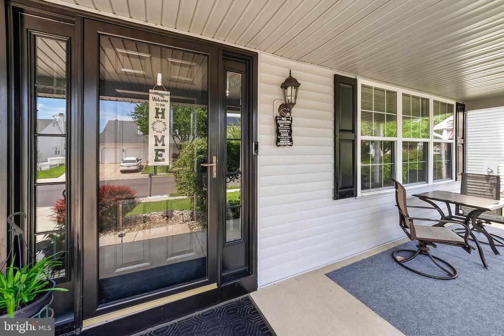 33 SALISBURY WAY
