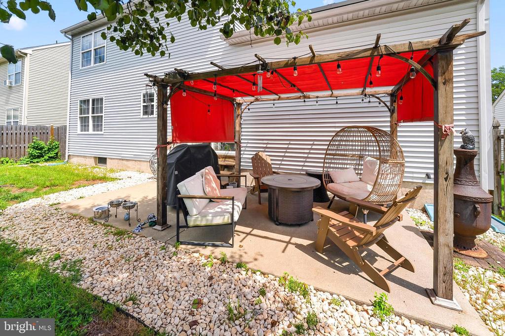33 SALISBURY WAY