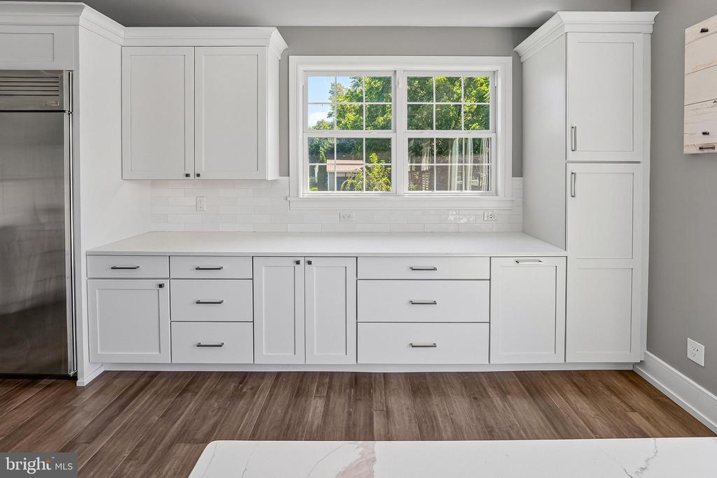 6 EDGEFIELD COURT