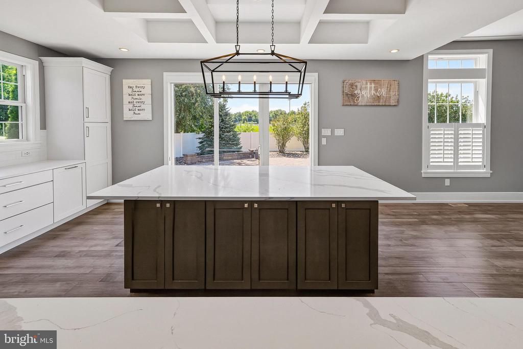 6 EDGEFIELD COURT
