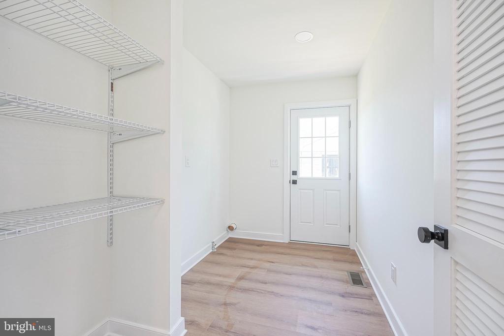 127 NEWTON AVENUE