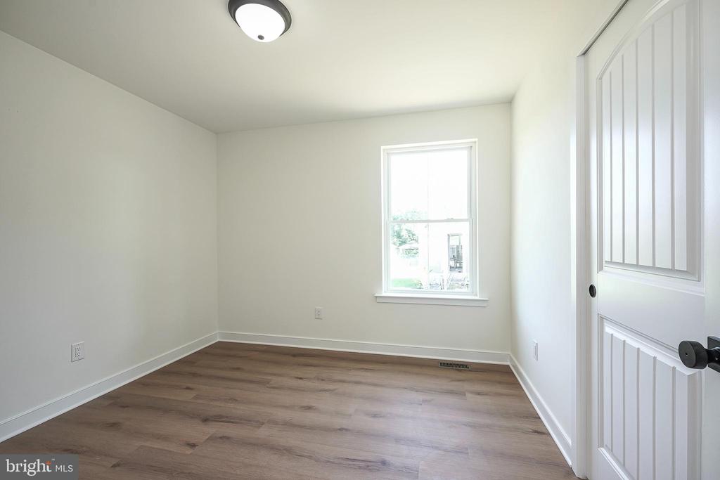 127 NEWTON AVENUE