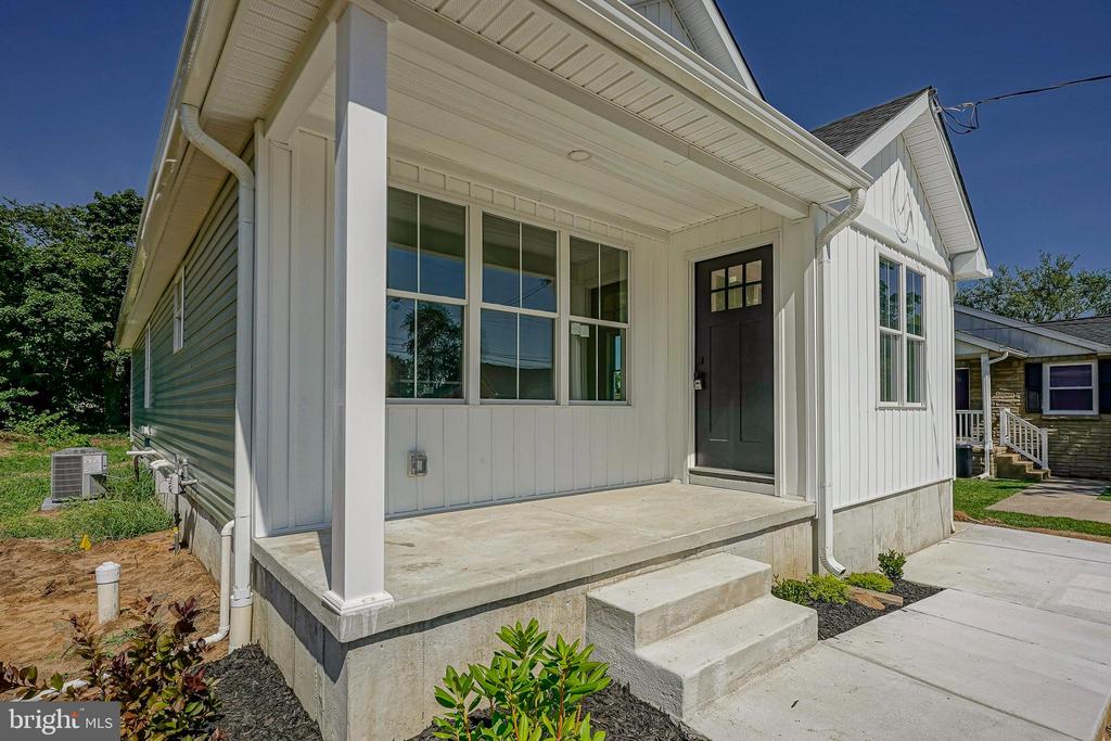 127 NEWTON AVENUE