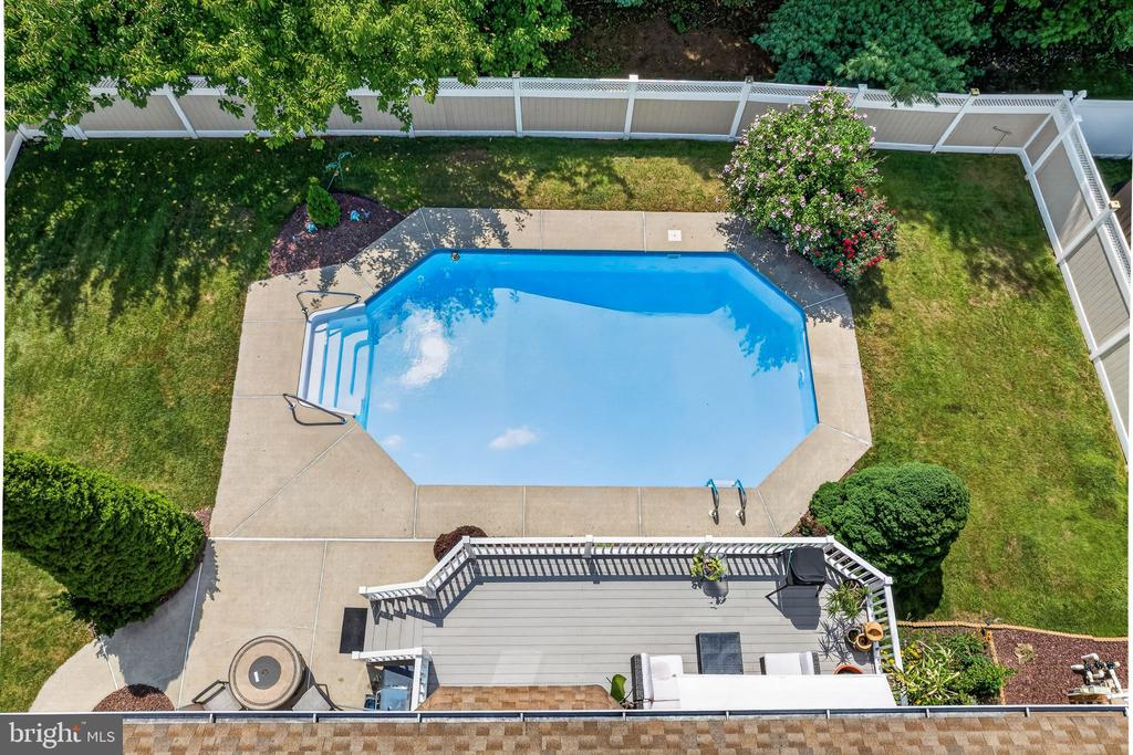 894 ASHBURN WAY