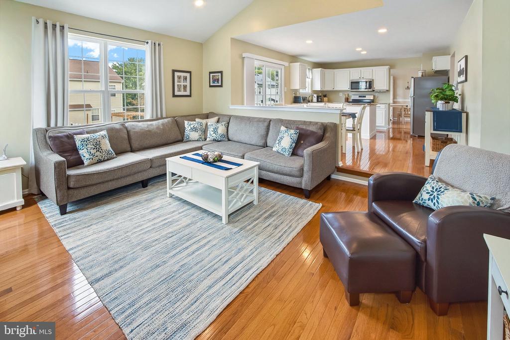 140 LAUREL TRL