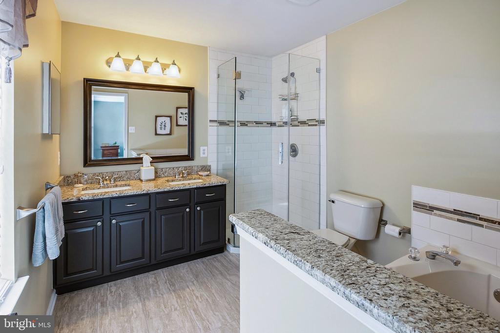 140 LAUREL TRL