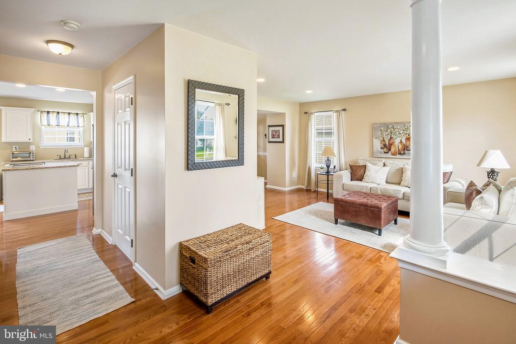 140 LAUREL TRL