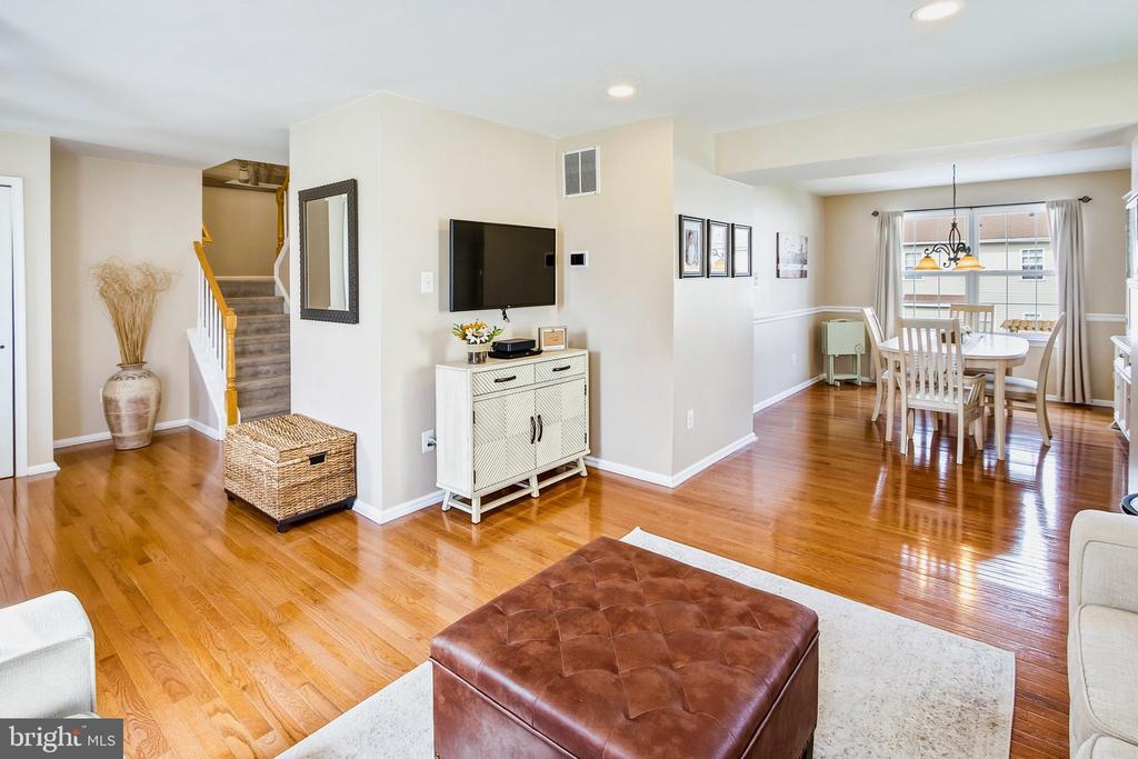 140 LAUREL TRL