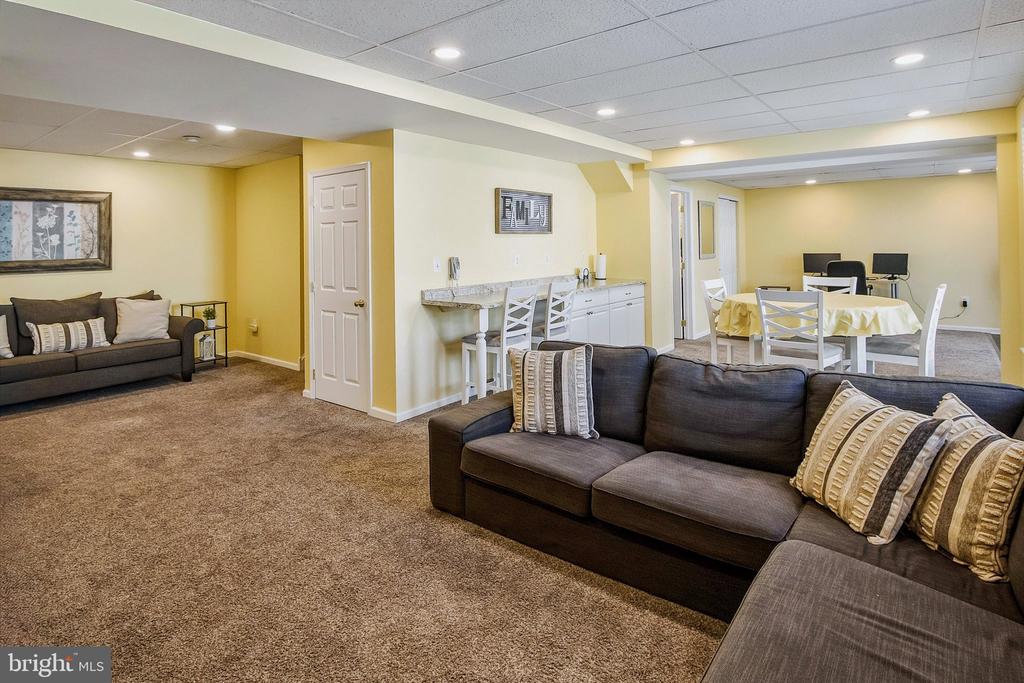 140 LAUREL TRL