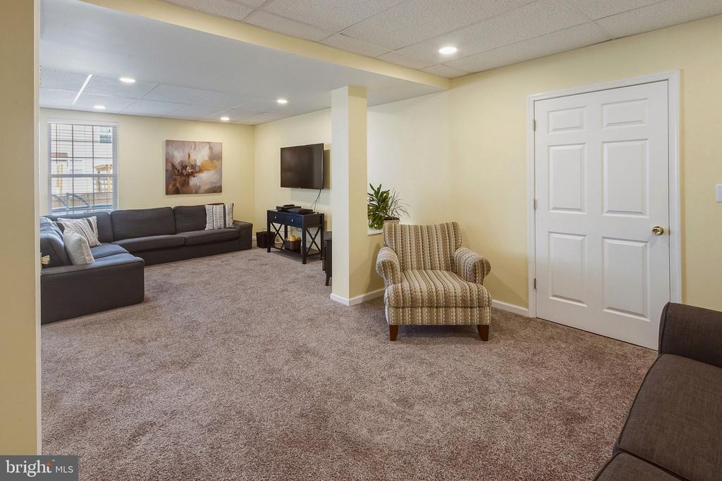 140 LAUREL TRL