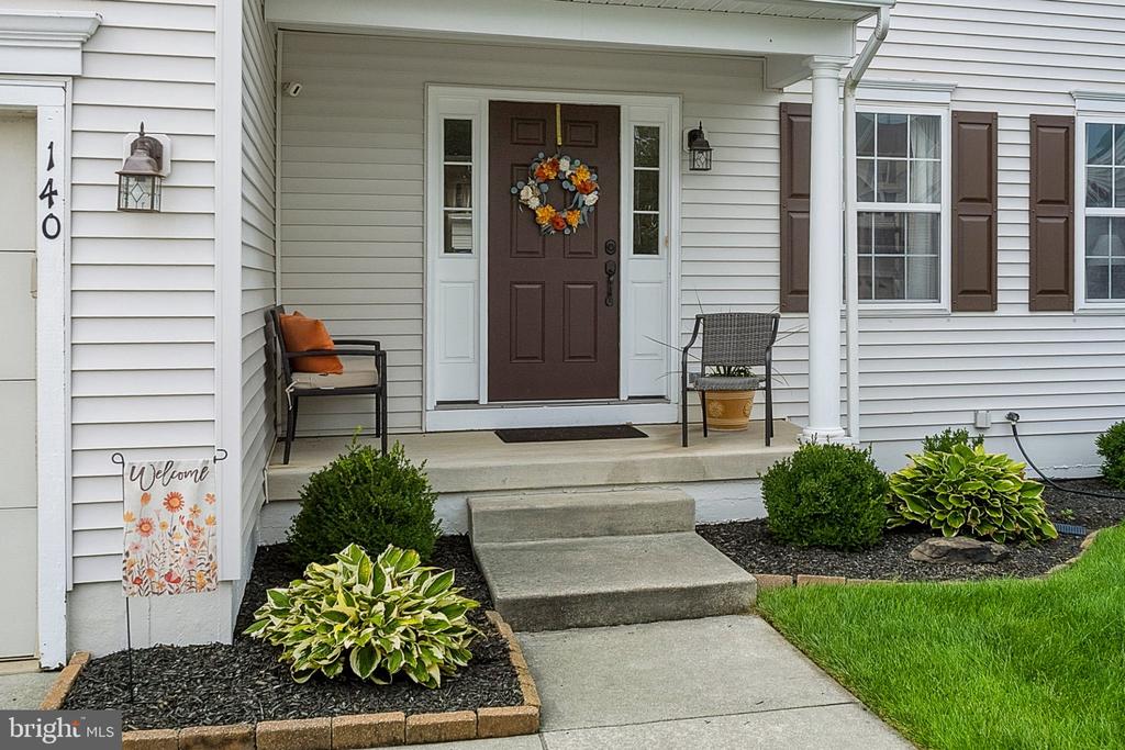 140 LAUREL TRL