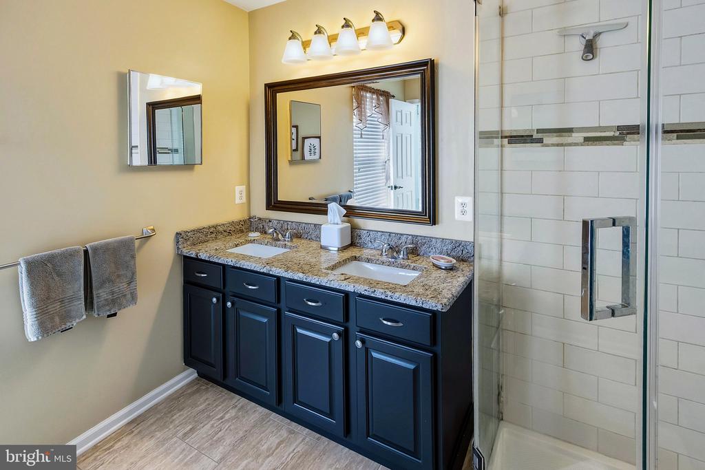 140 LAUREL TRL
