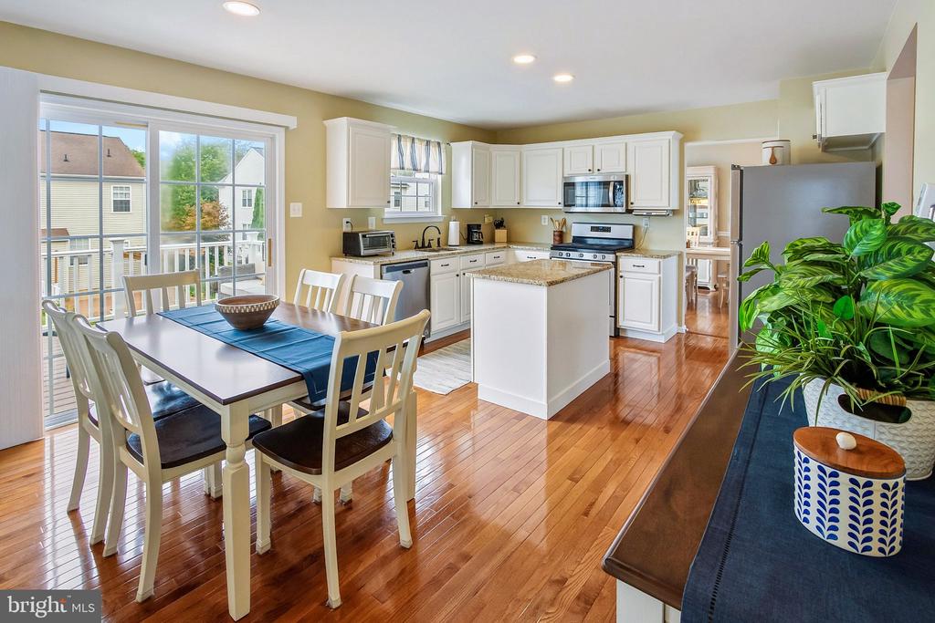 140 LAUREL TRL