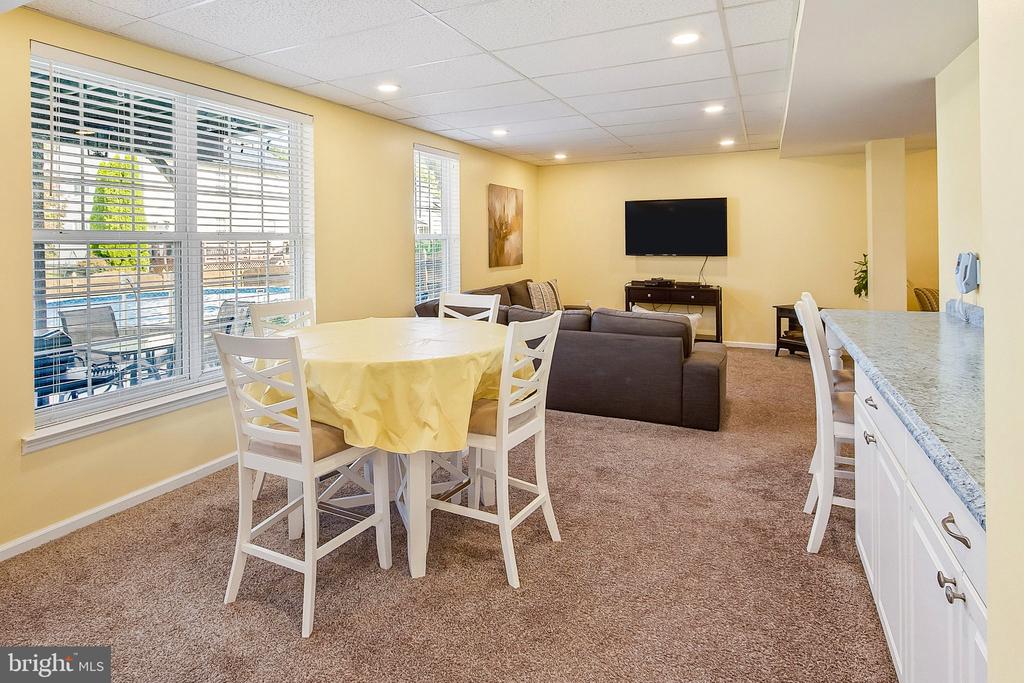 140 LAUREL TRL