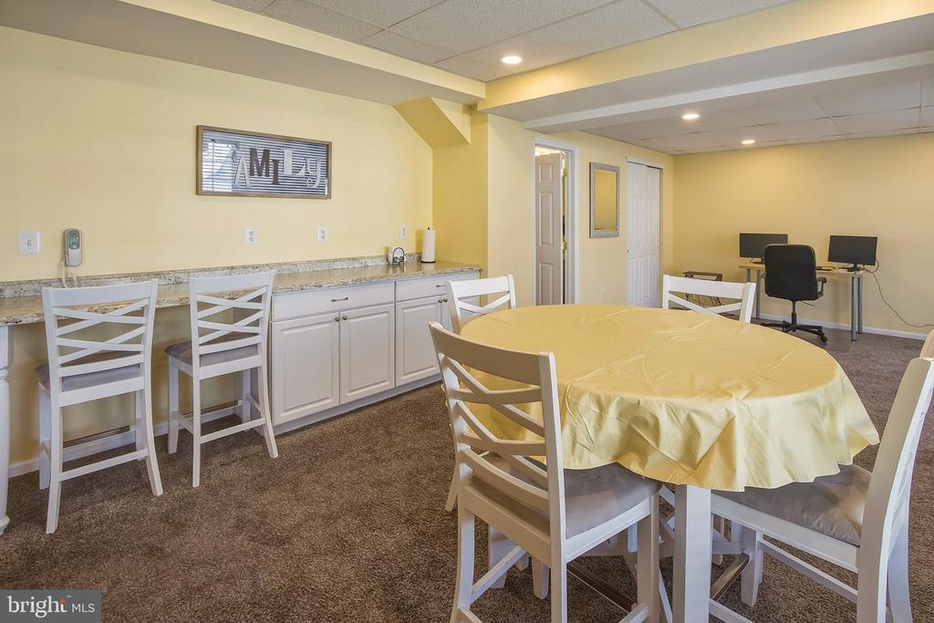 140 LAUREL TRL