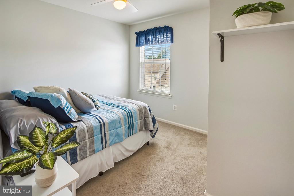 140 LAUREL TRL