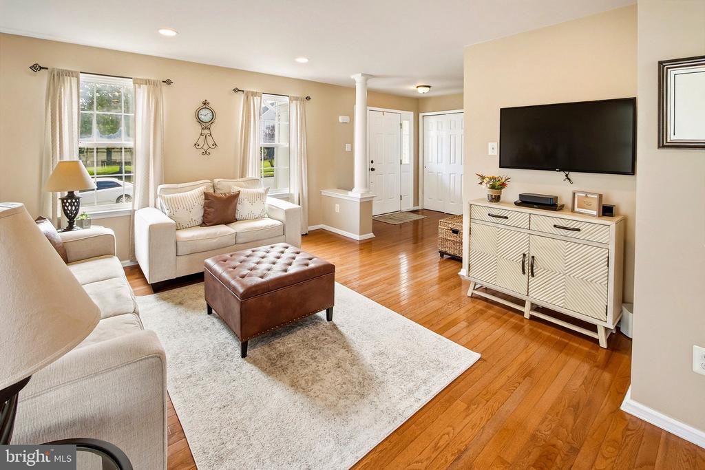 140 LAUREL TRL