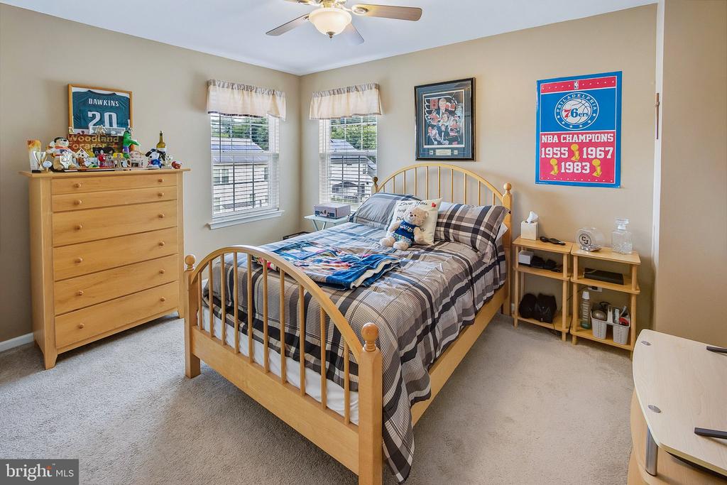140 LAUREL TRL
