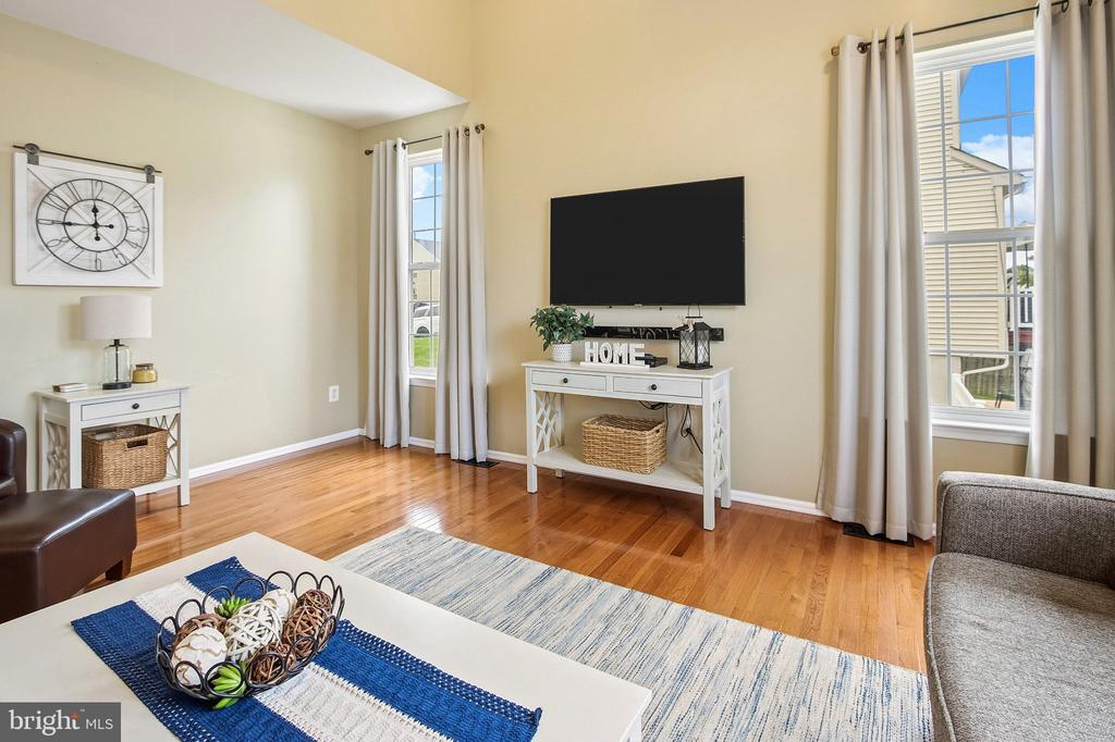 140 LAUREL TRL
