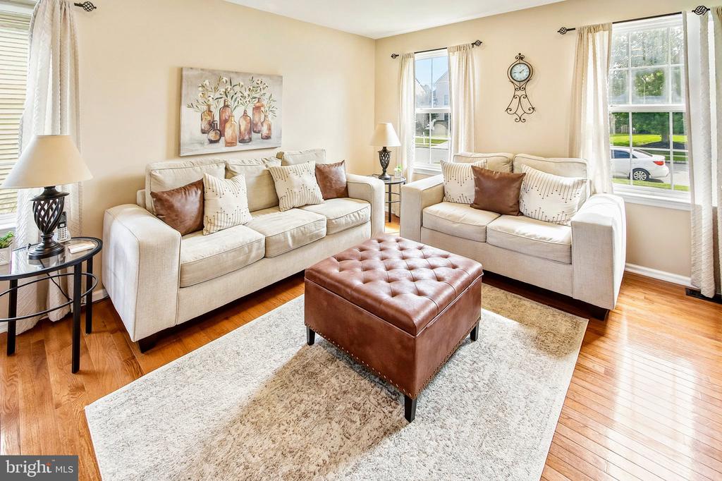 140 LAUREL TRL