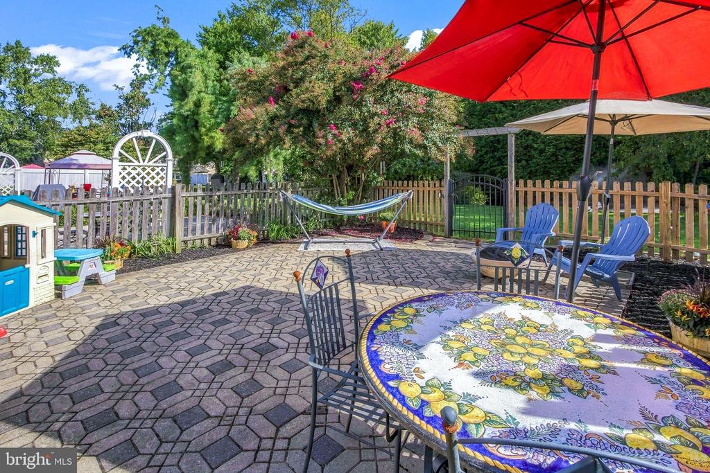 65 SHADY BROOKE LANE