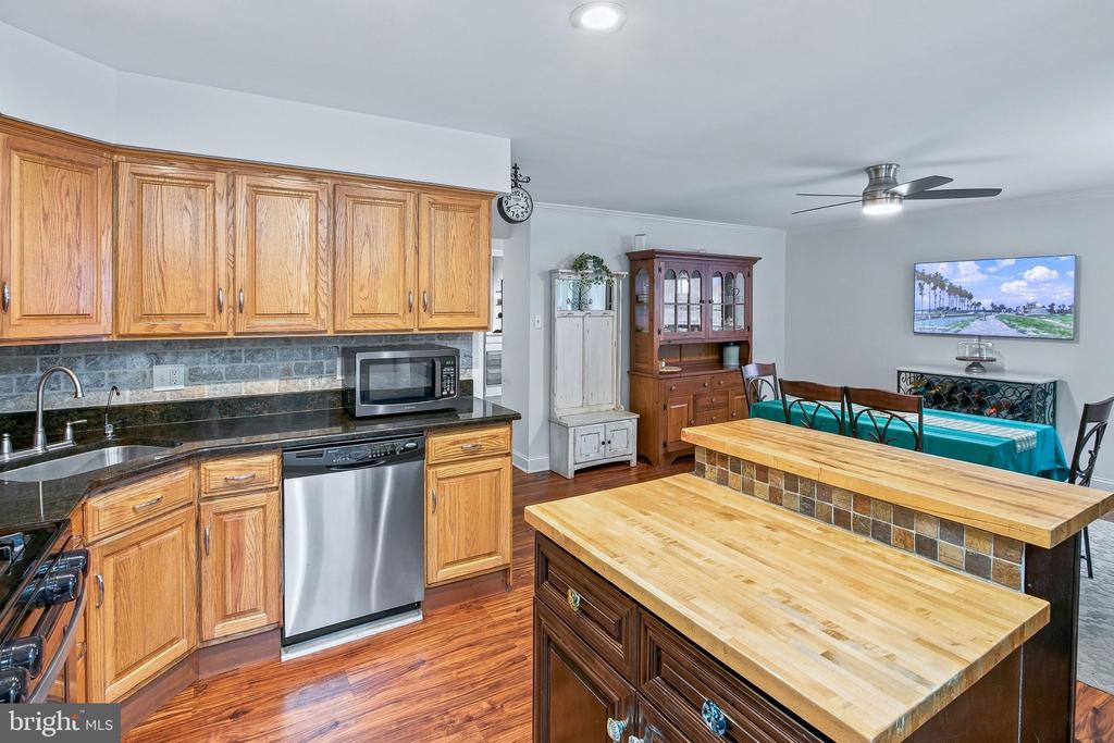 65 SHADY BROOKE LANE