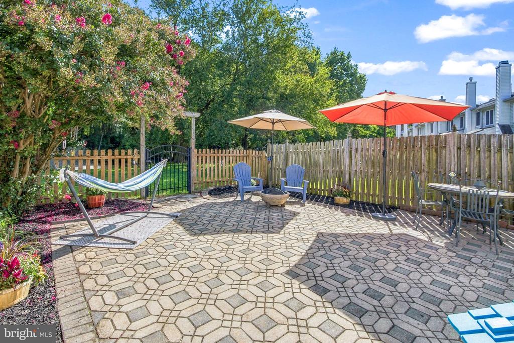 65 SHADY BROOKE LANE
