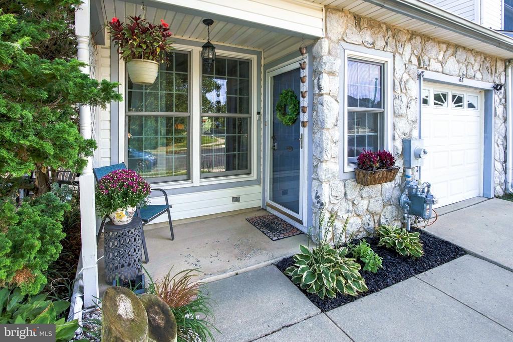 65 SHADY BROOKE LANE
