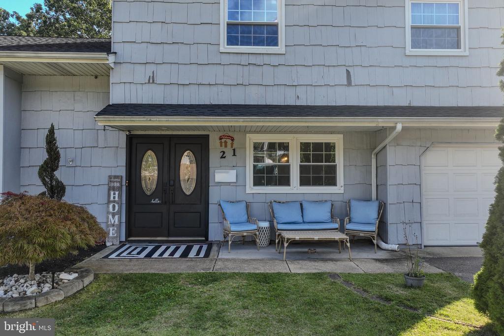 21 SUGAR BUSH ROAD