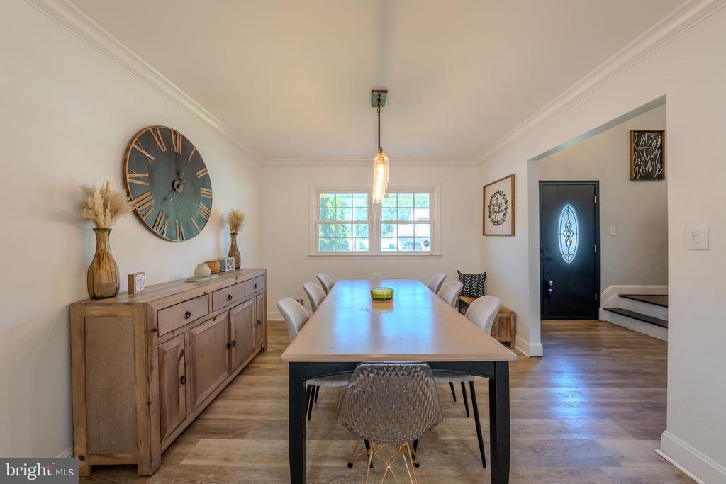 21 SUGAR BUSH ROAD