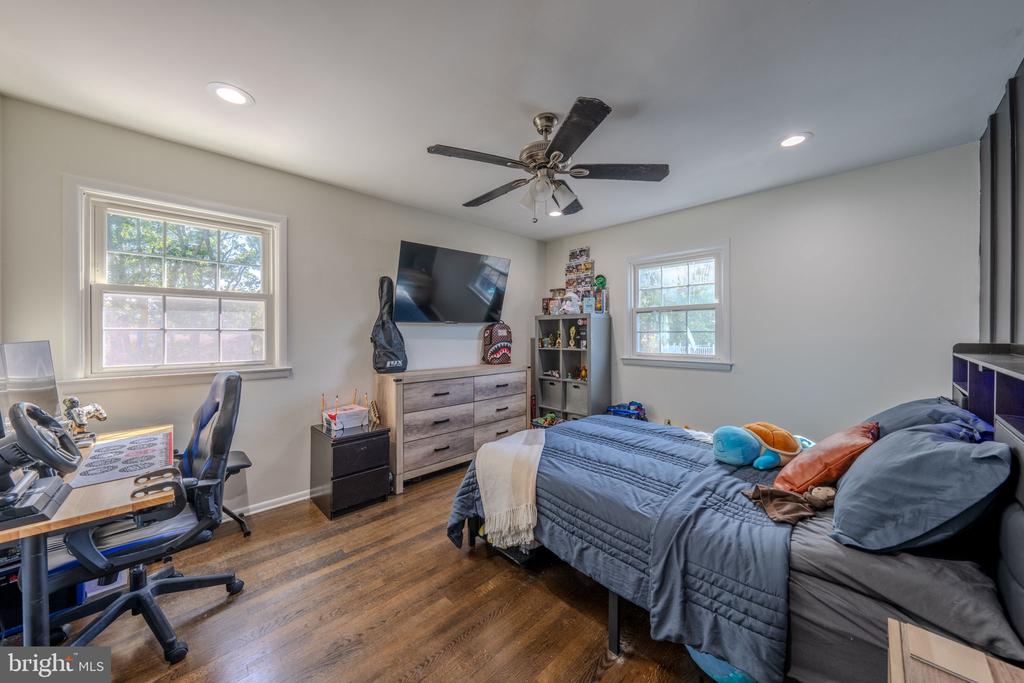 21 SUGAR BUSH ROAD