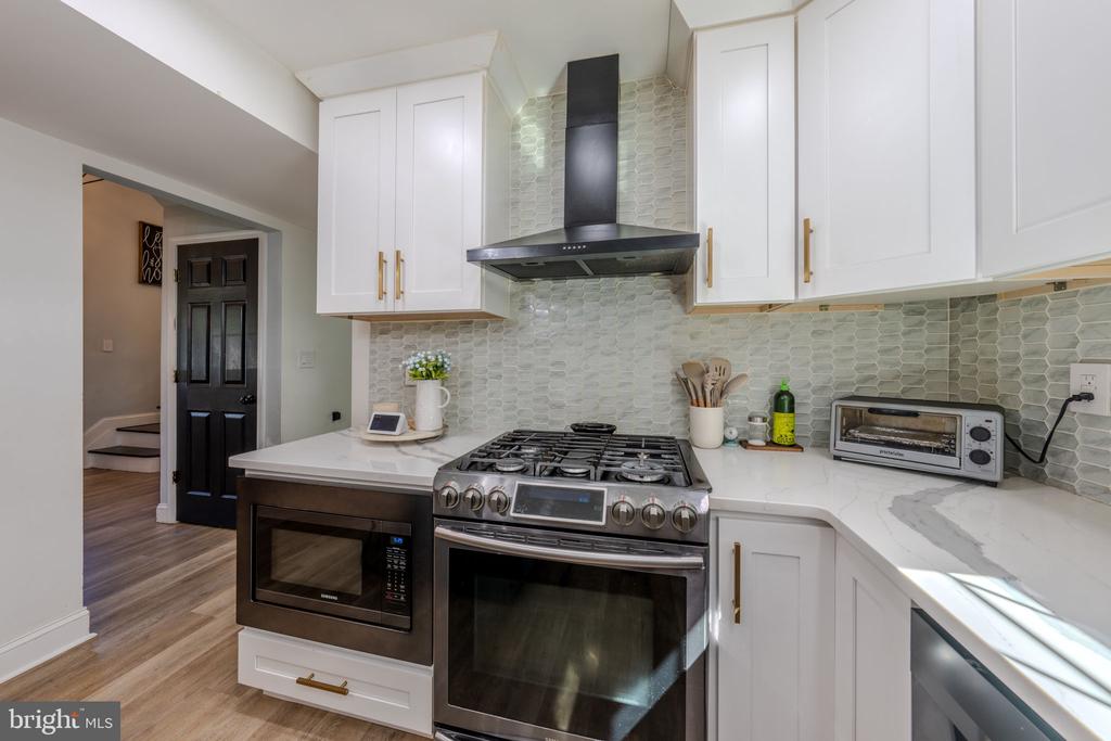 21 SUGAR BUSH ROAD
