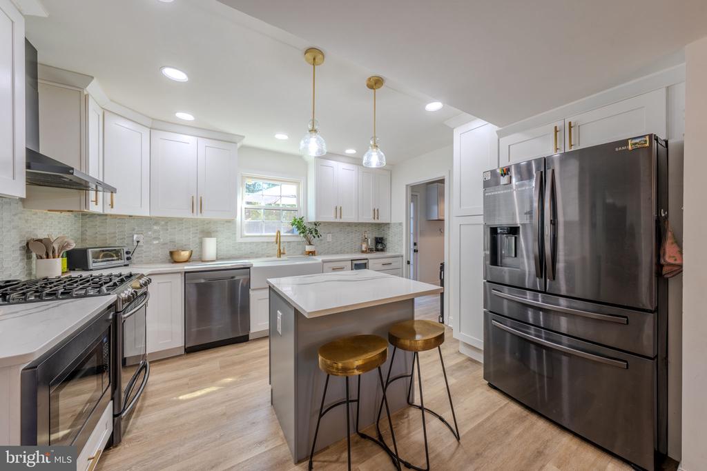 21 SUGAR BUSH ROAD