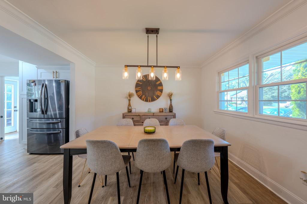 21 SUGAR BUSH ROAD