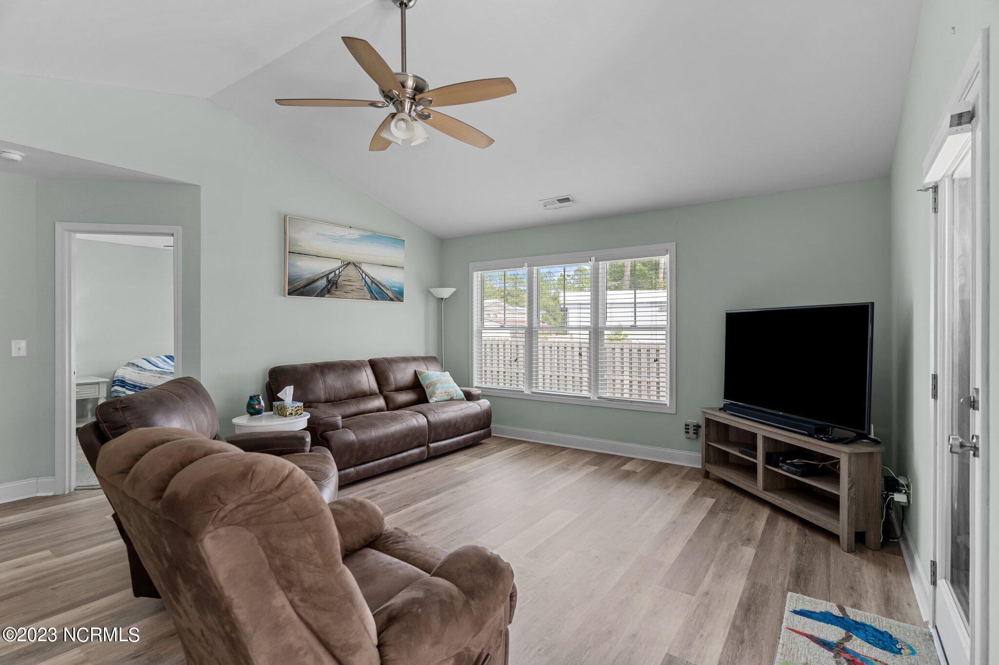 4214 Wax Myrtle Court SE