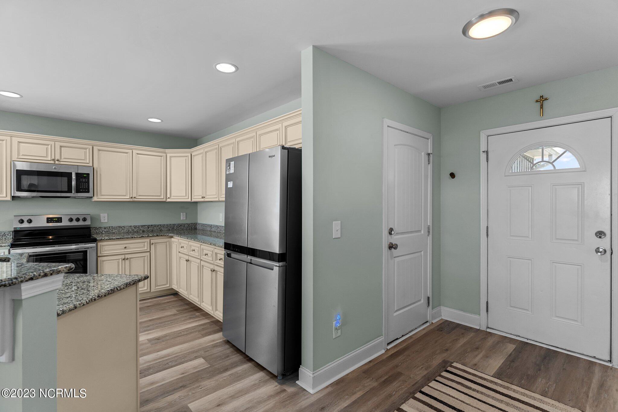 4214 Wax Myrtle Court SE