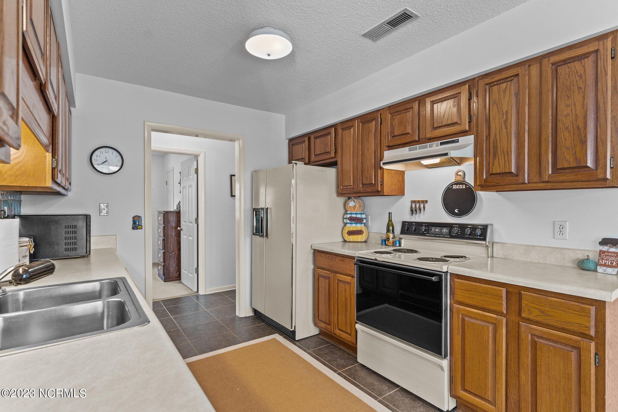 3902 E Yacht Drive