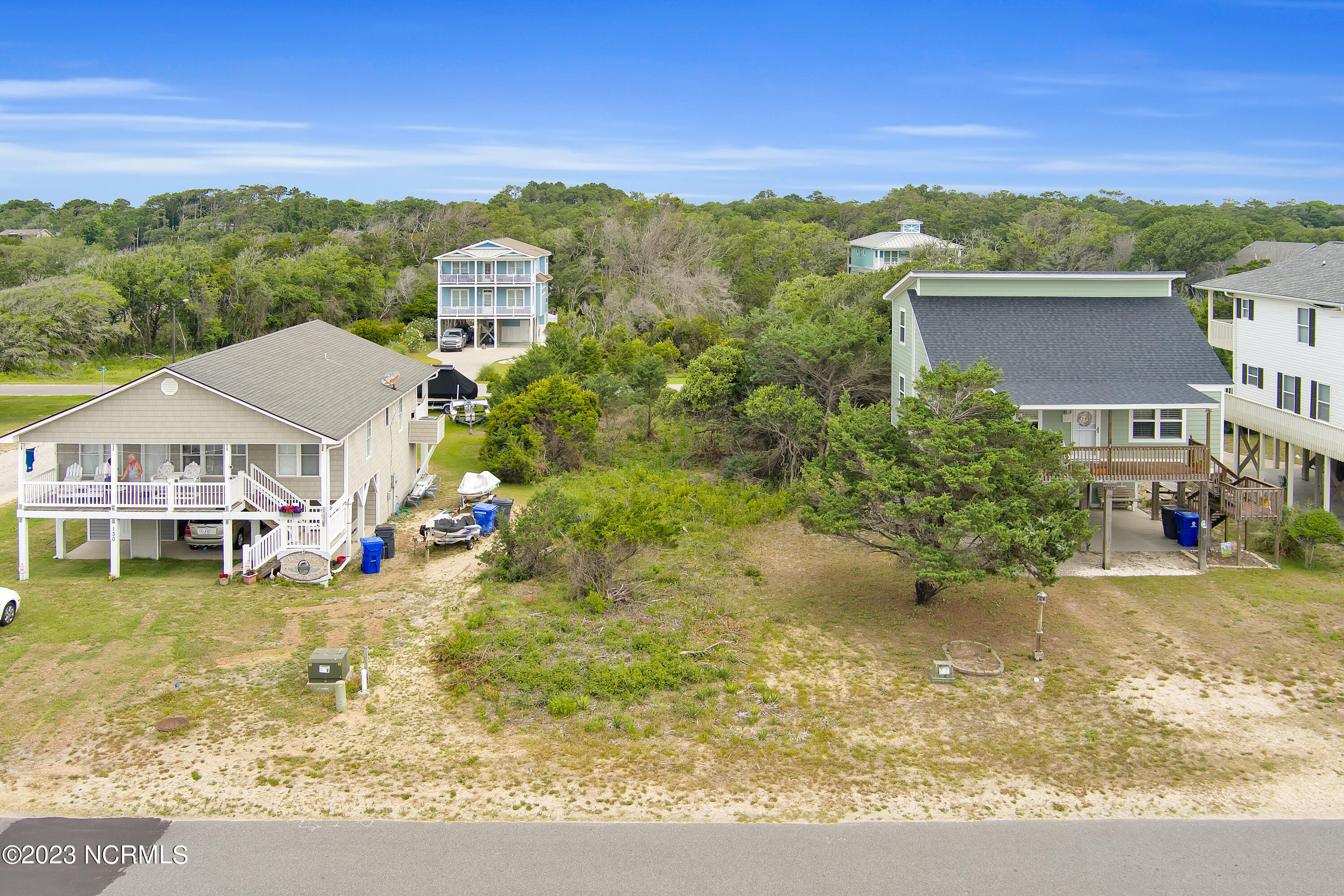 128 W Dolphin Drive