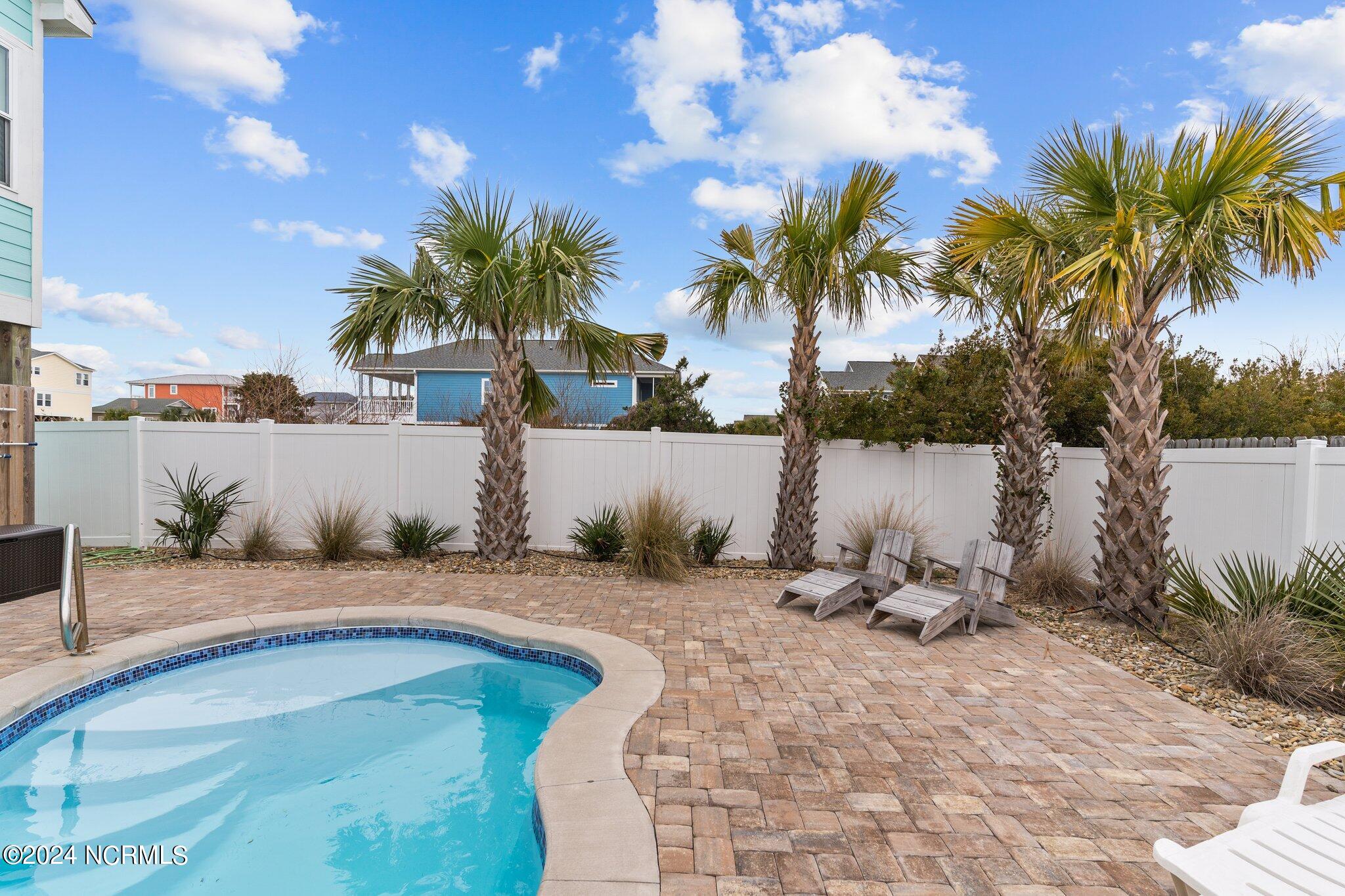 4324 E Dolphin Drive