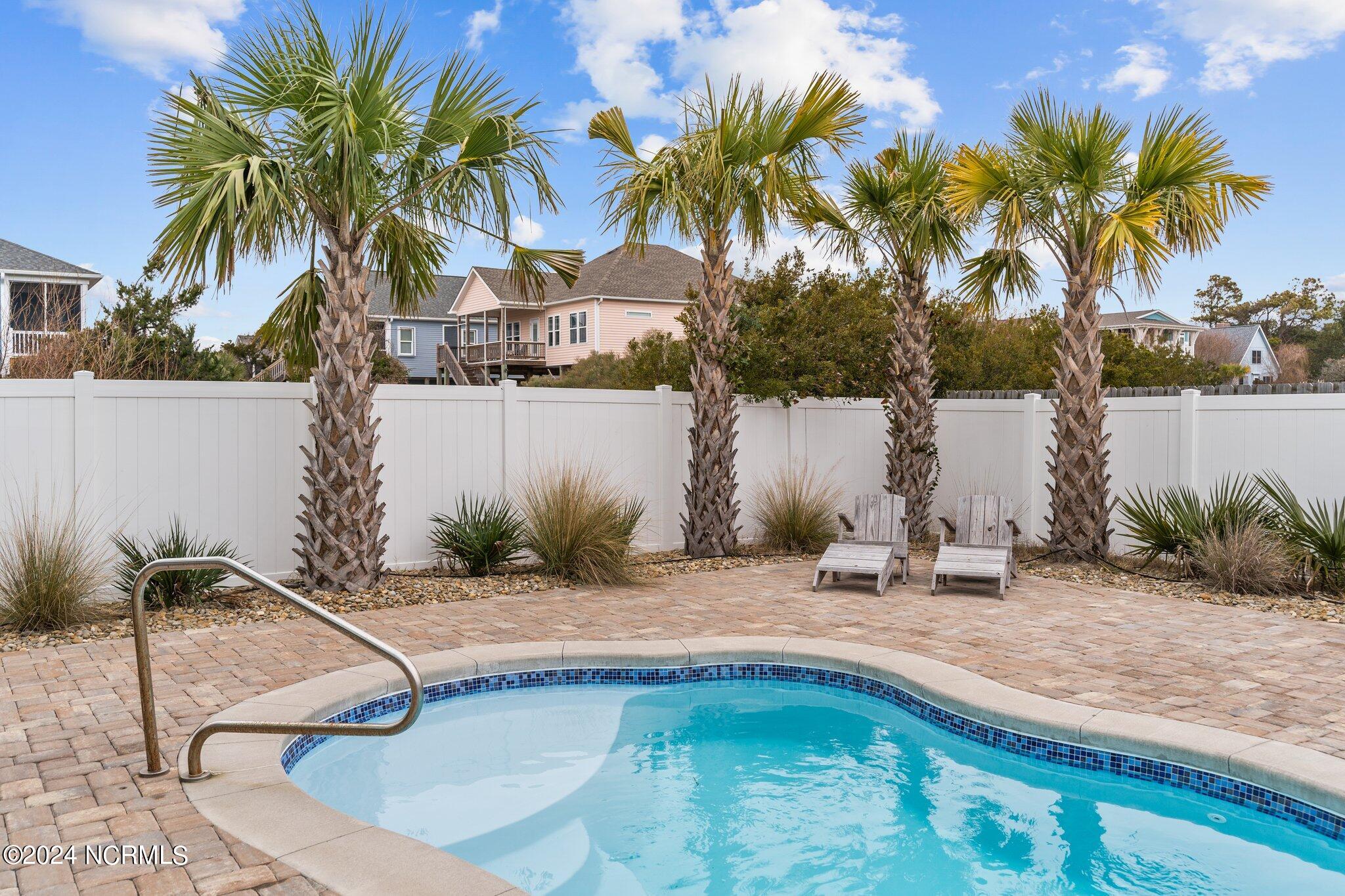 4324 E Dolphin Drive