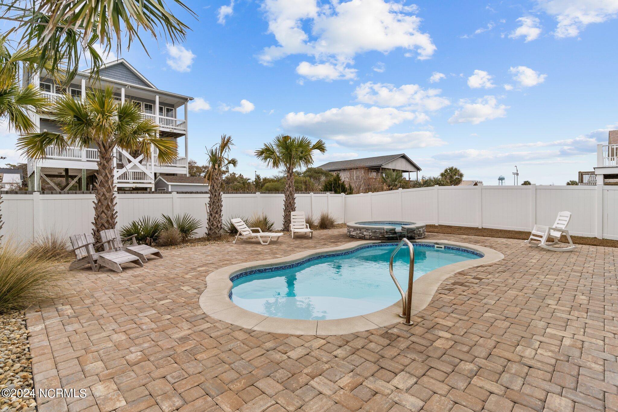 4324 E Dolphin Drive