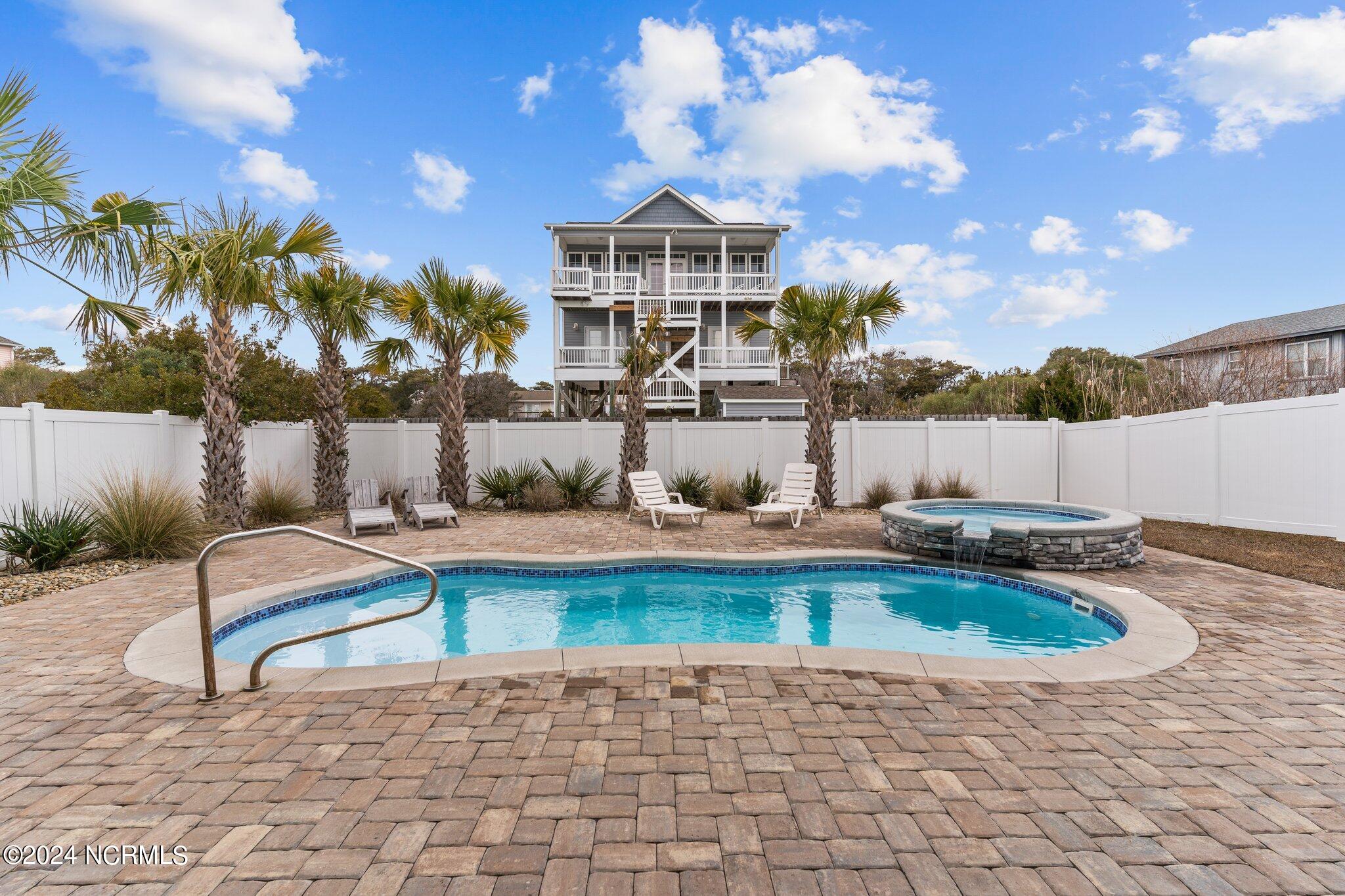 4324 E Dolphin Drive