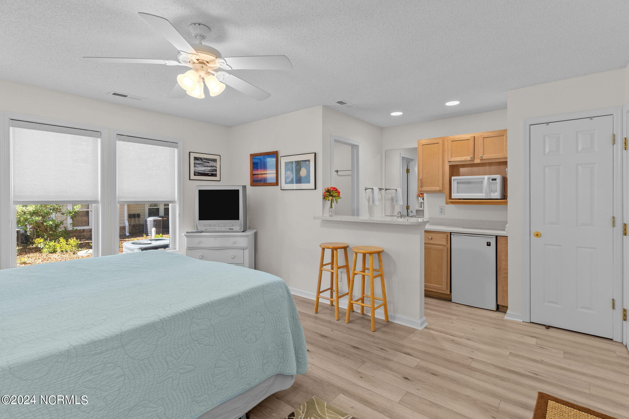 3350 Club Villas Drive, # 901