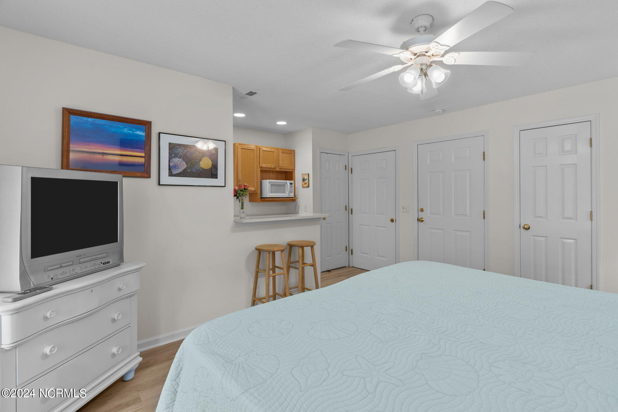 3350 Club Villas Drive, # 901