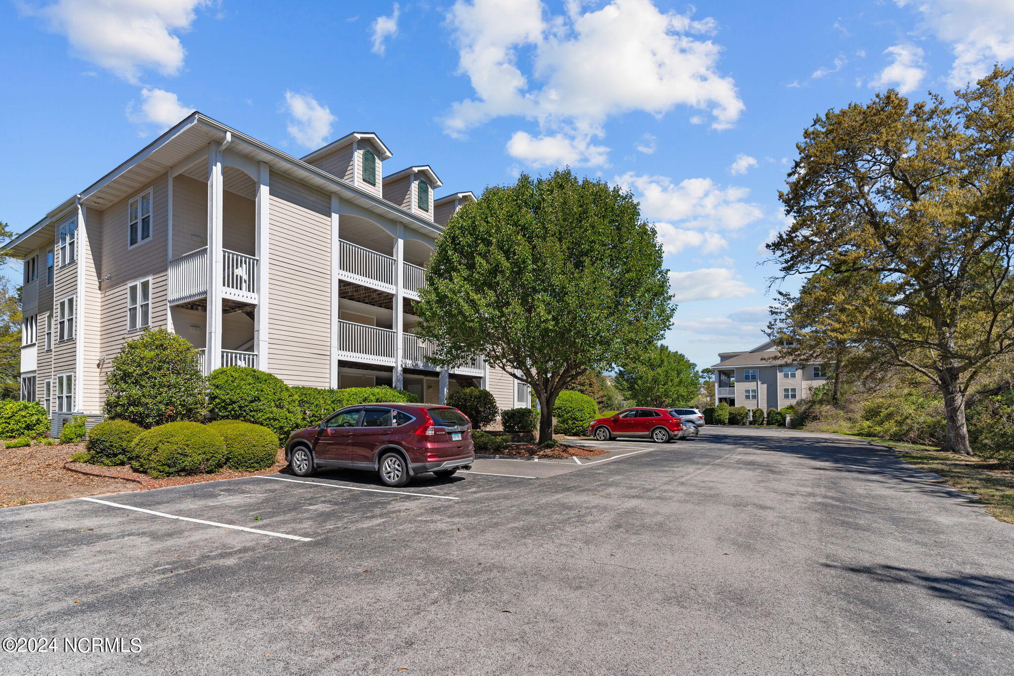 3350 Club Villas Drive, # 901