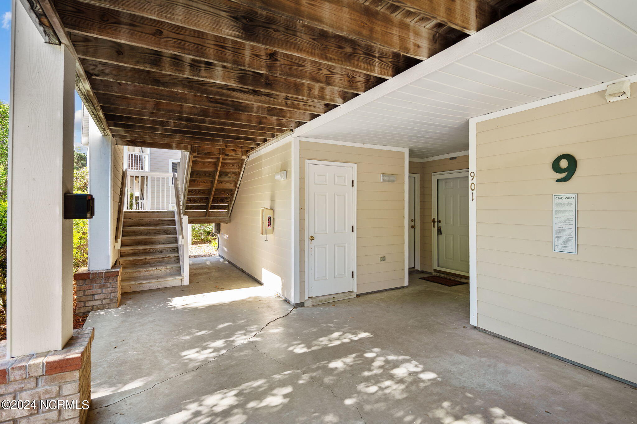 3350 Club Villas Drive, # 901