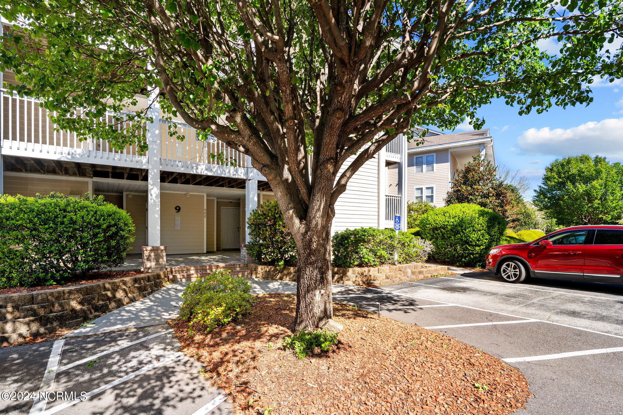 3350 Club Villas Drive, # 901