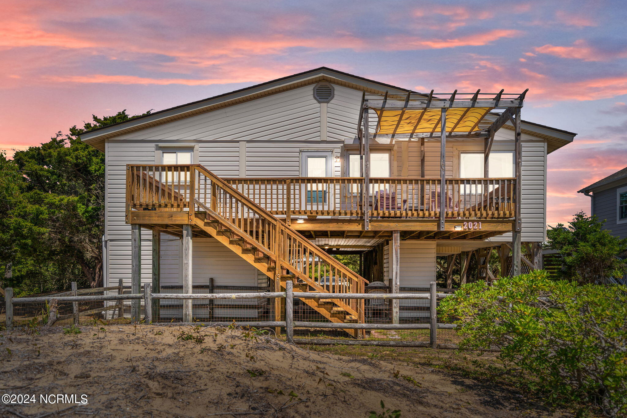 2021 W Dolphin Drive