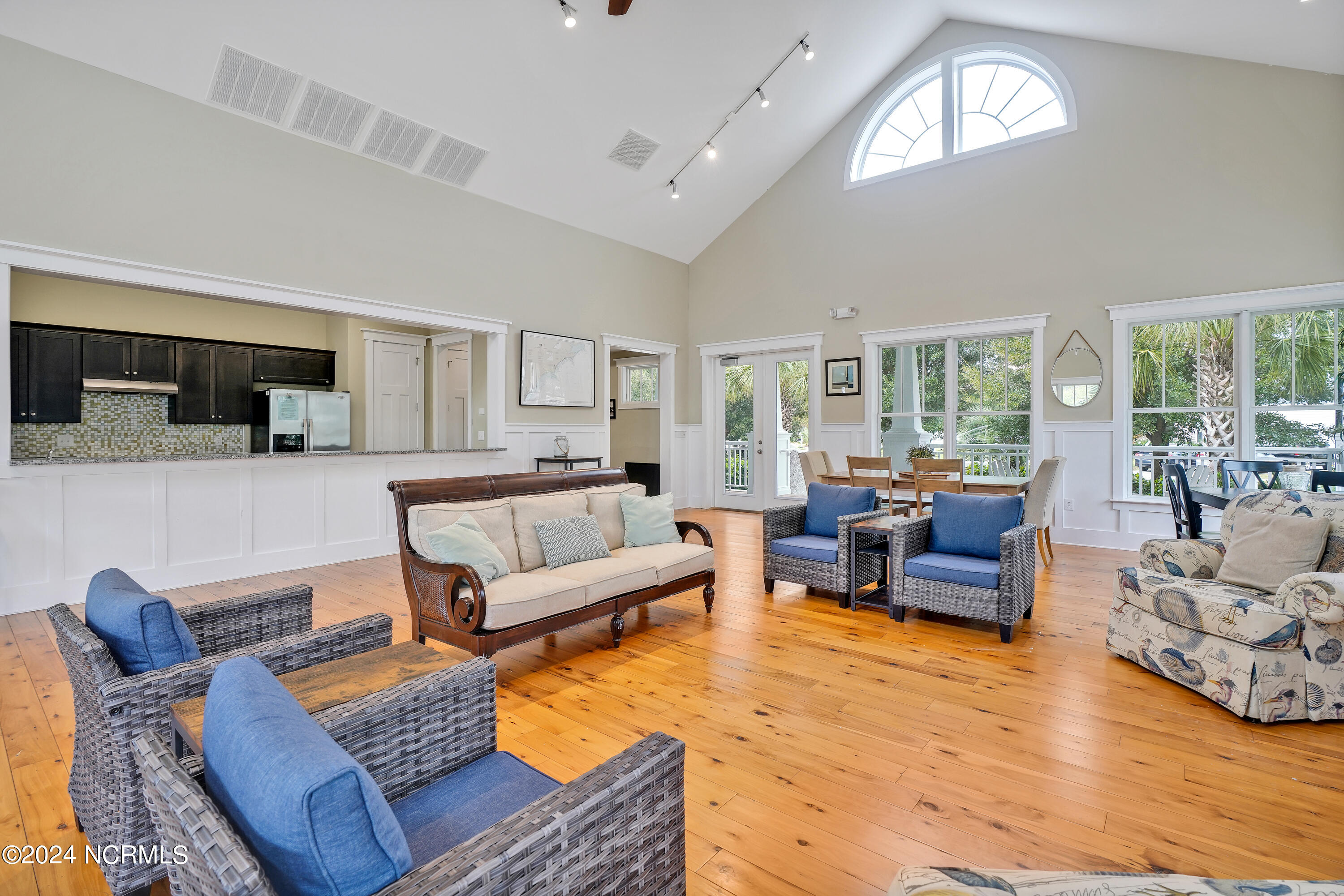 909 Tidalwalk Drive